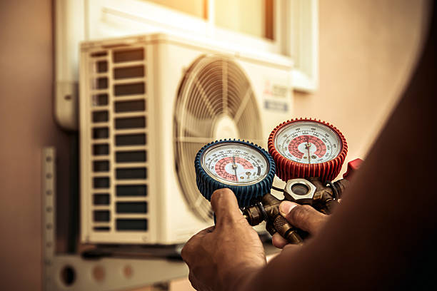 Professional Ac Installation technician working in Broaddus, TX
